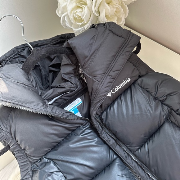 Holographic Columbia Vest - Black - Picture 2 of 5